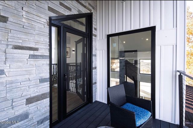 126 9th Street, Malta, NY 12866