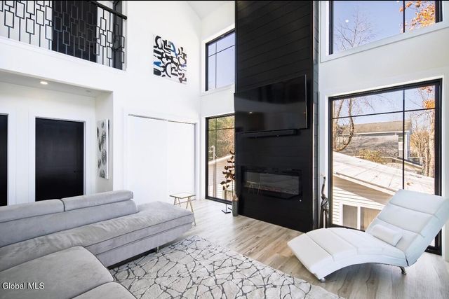 126 9th Street, Malta, NY 12866