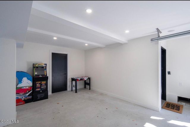 126 9th Street, Malta, NY 12866