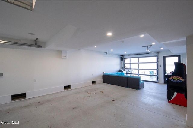 126 9th Street, Malta, NY 12866