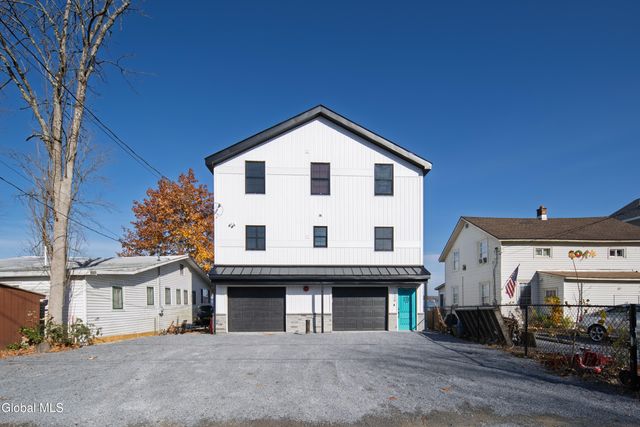 126 9th Street, Malta, NY 12866