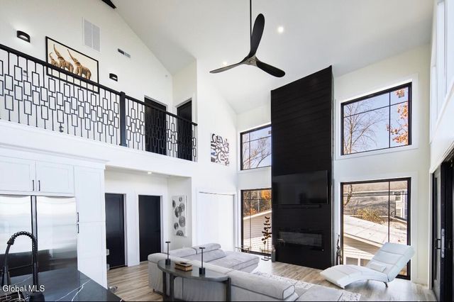 126 9th Street, Malta, NY 12866