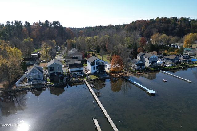 126 9th Street, Malta, NY 12866