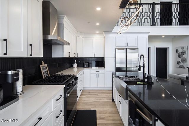 126 9th Street, Malta, NY 12866