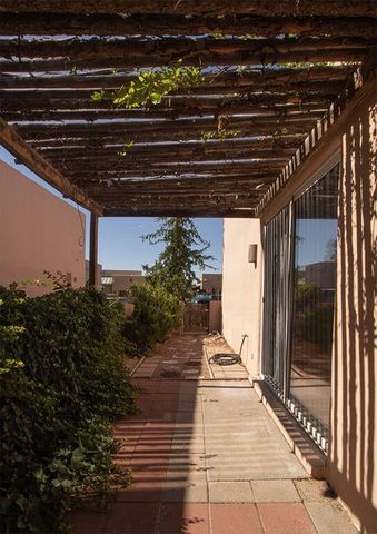 3 Broken Rock Place, Santa Fe, NM 87508