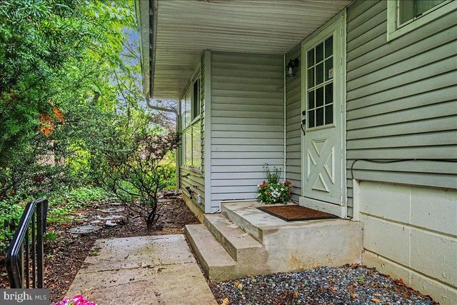 918 RIDLEY CREEK DR, Media, PA 19063
