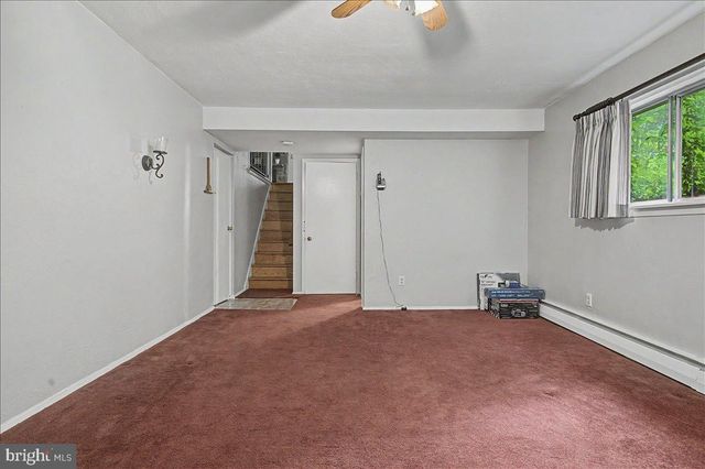 918 RIDLEY CREEK DR, Media, PA 19063