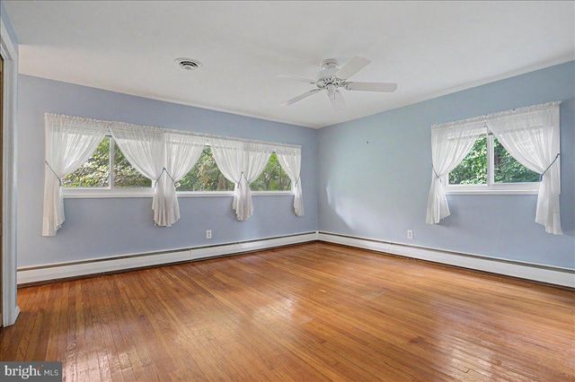 918 RIDLEY CREEK DR, Media, PA 19063