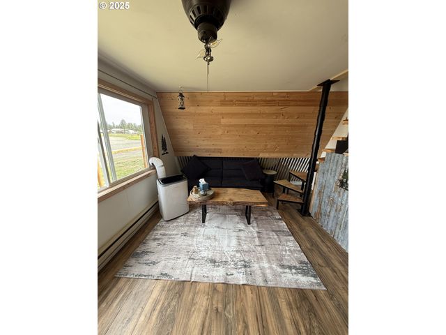 112 E State St, Ukiah, OR 97880