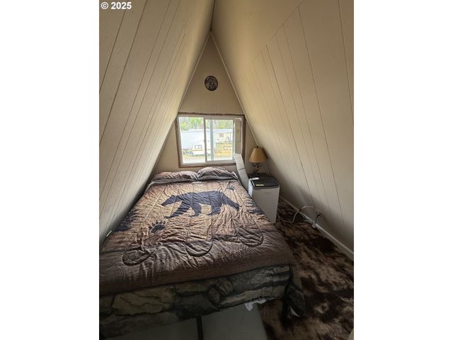 112 E State St, Ukiah, OR 97880