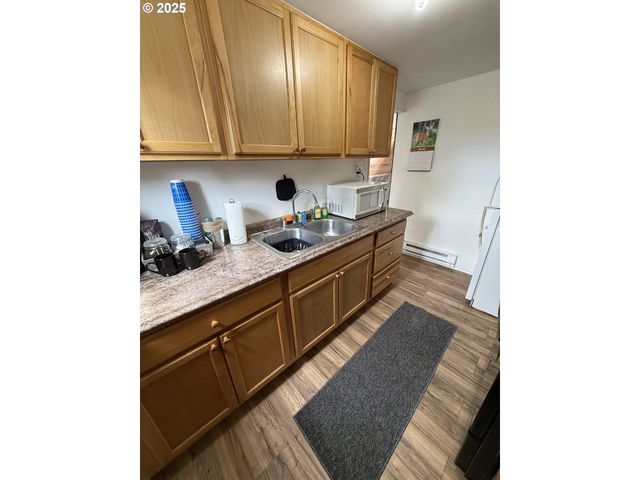 112 E State St, Ukiah, OR 97880