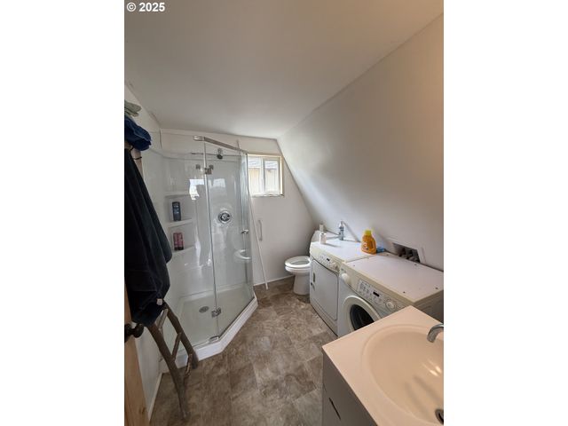 112 E State St, Ukiah, OR 97880