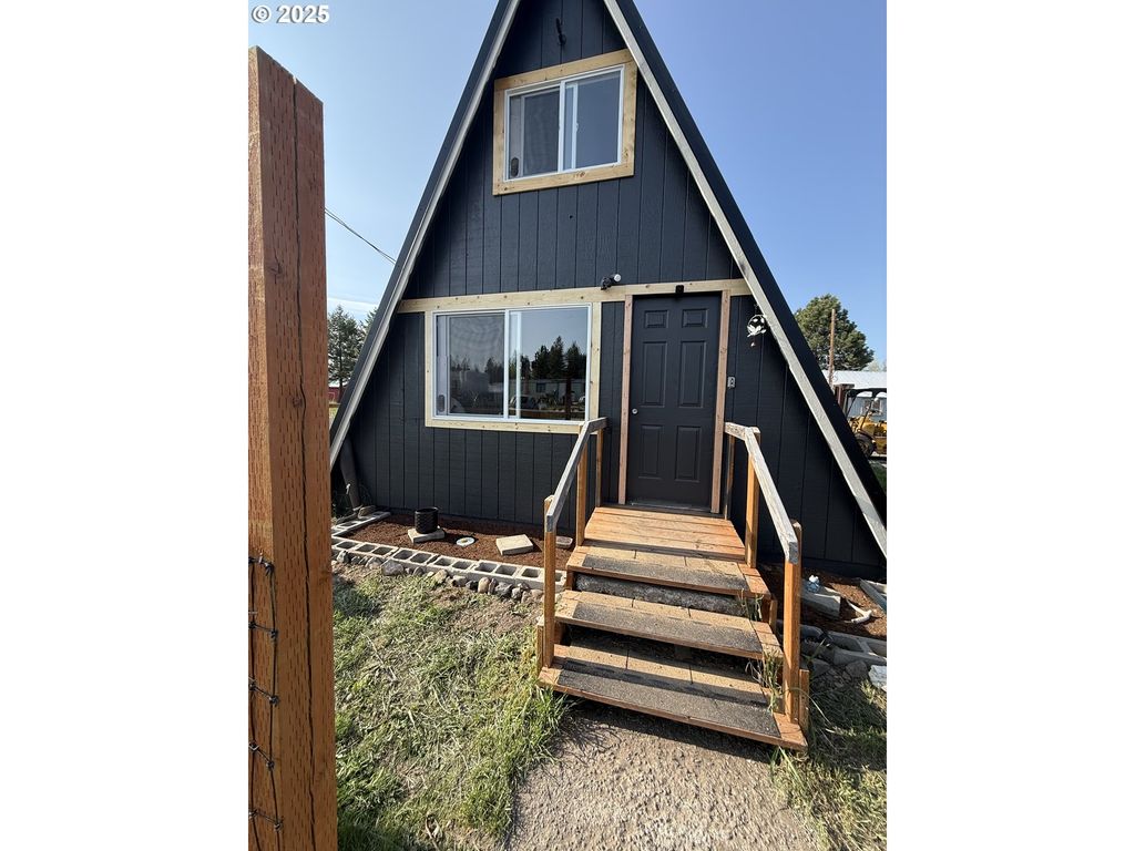 112 E State St, Ukiah, OR 97880