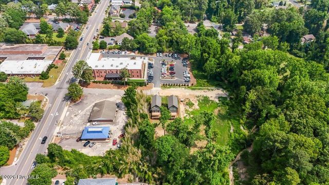 160 S Leak Street, Southern Pines, NC 28387