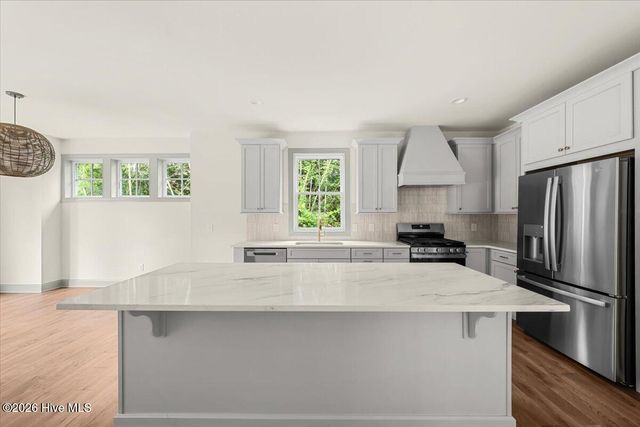 160 S Leak Street, Southern Pines, NC 28387