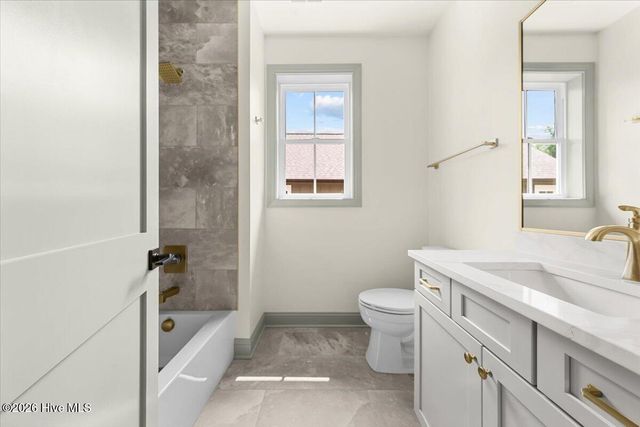 160 S Leak Street, Southern Pines, NC 28387