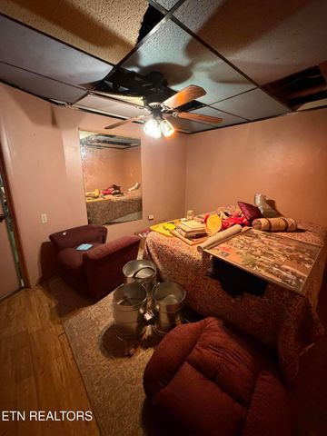 517 Bull Run Rd, Luttrell, TN 37779