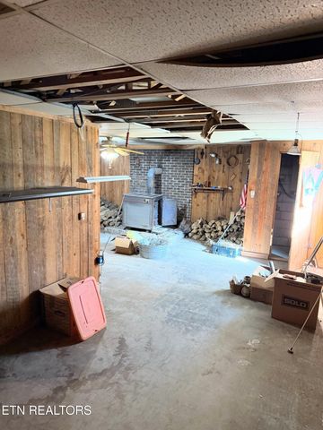 517 Bull Run Rd, Luttrell, TN 37779