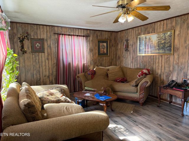 517 Bull Run Rd, Luttrell, TN 37779