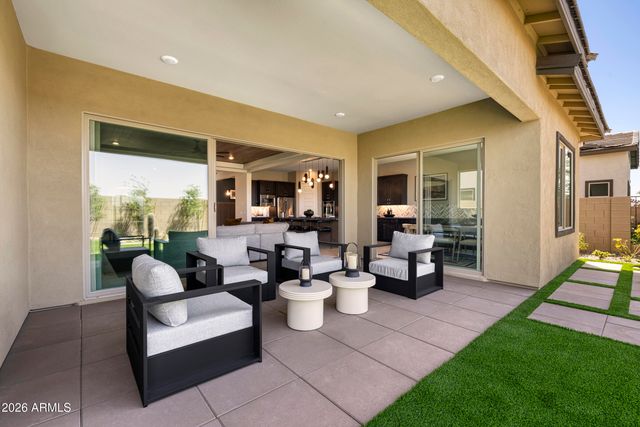 686 W TREASURE Trail, Apache Junction, AZ 85120