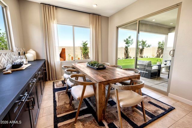 686 W TREASURE Trail, Apache Junction, AZ 85120