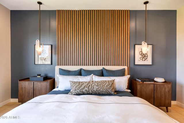 686 W TREASURE Trail, Apache Junction, AZ 85120