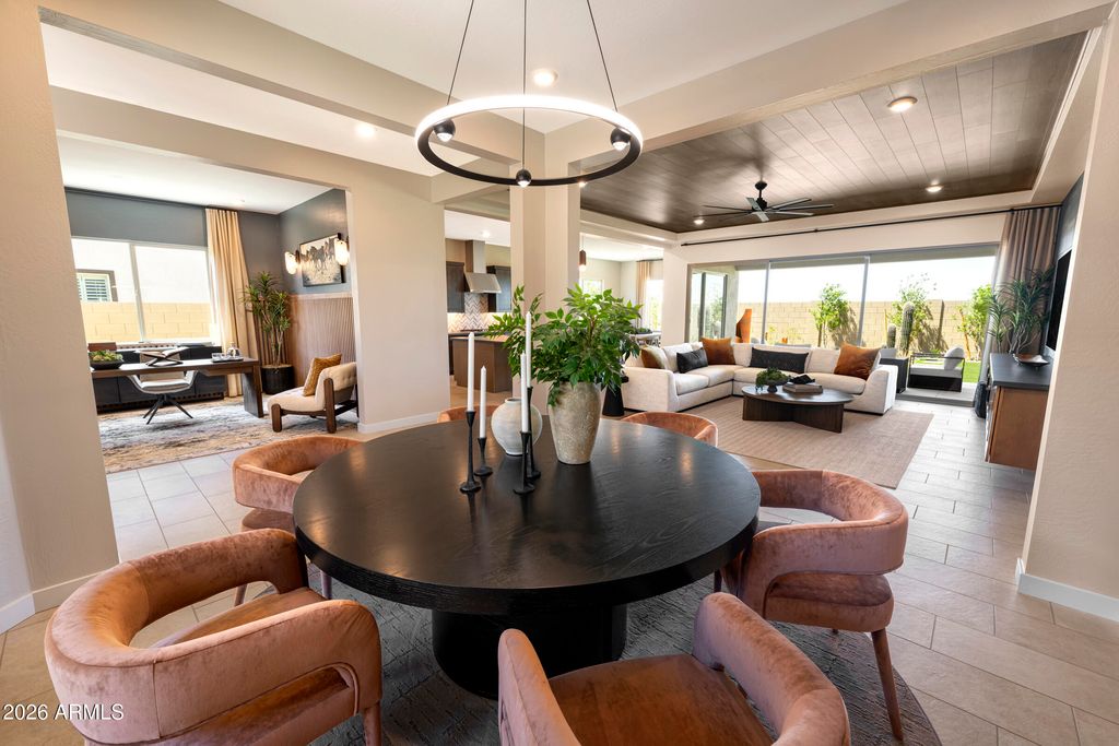 Image 5 of property listing at 686 W TREASURE Trail, Apache Junction, AZ 85120
