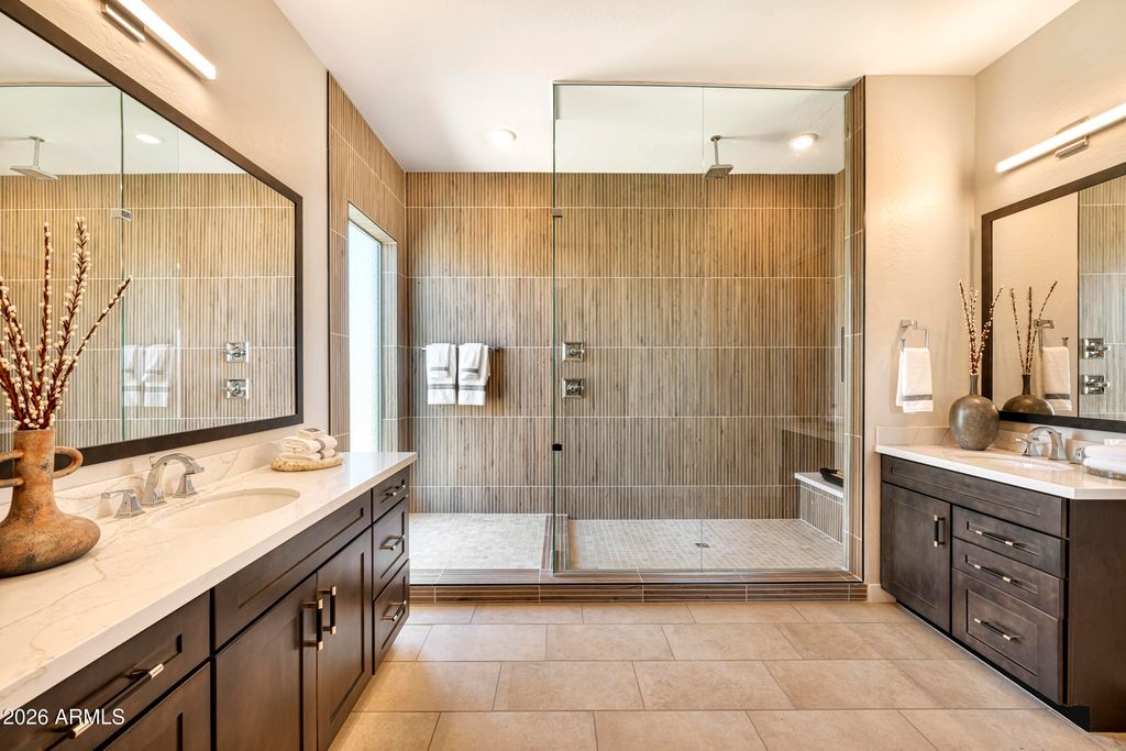 Image 8 of property listing at 686 W TREASURE Trail, Apache Junction, AZ 85120