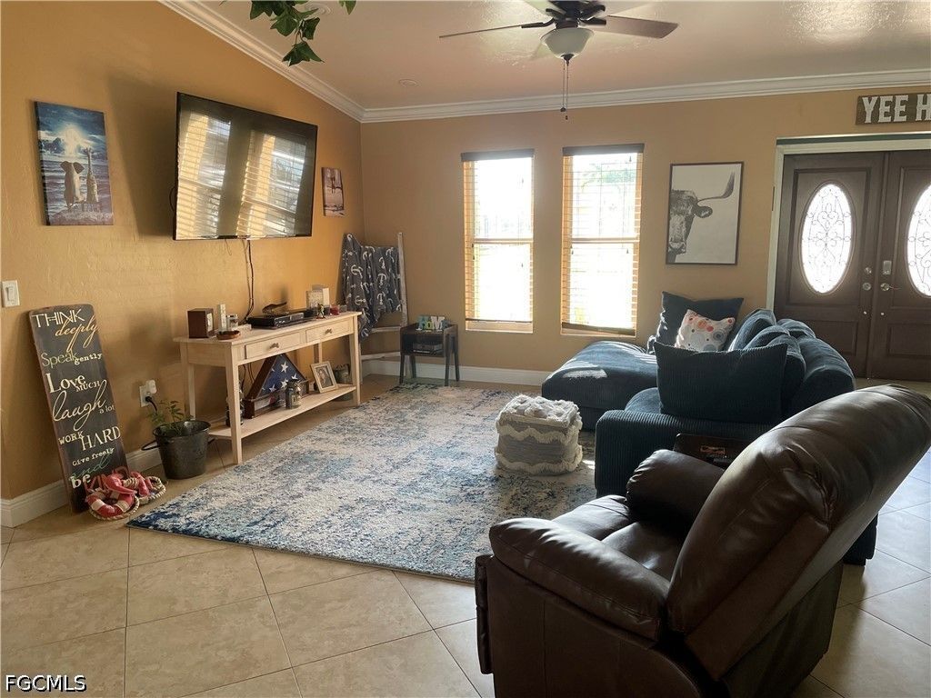 531 SW 39th TER, Cape Coral, FL 33914