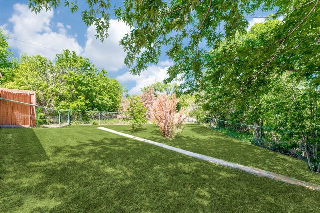 101 Creekpath Drive, Azle, TX 76020