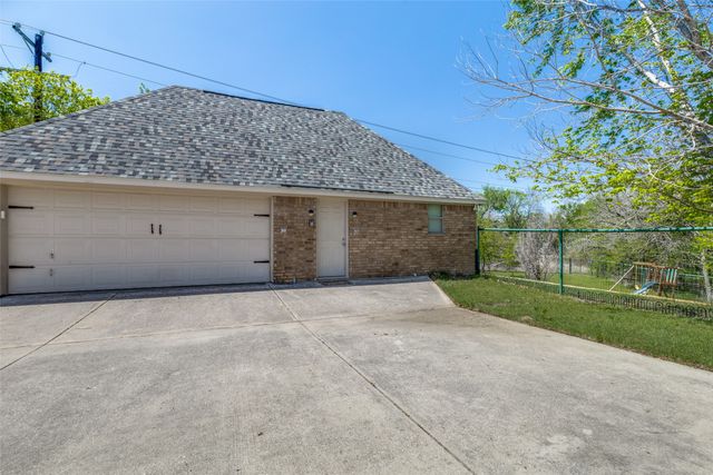 101 Creekpath Drive, Azle, TX 76020