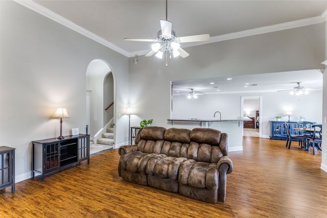 101 Creekpath Drive, Azle, TX 76020