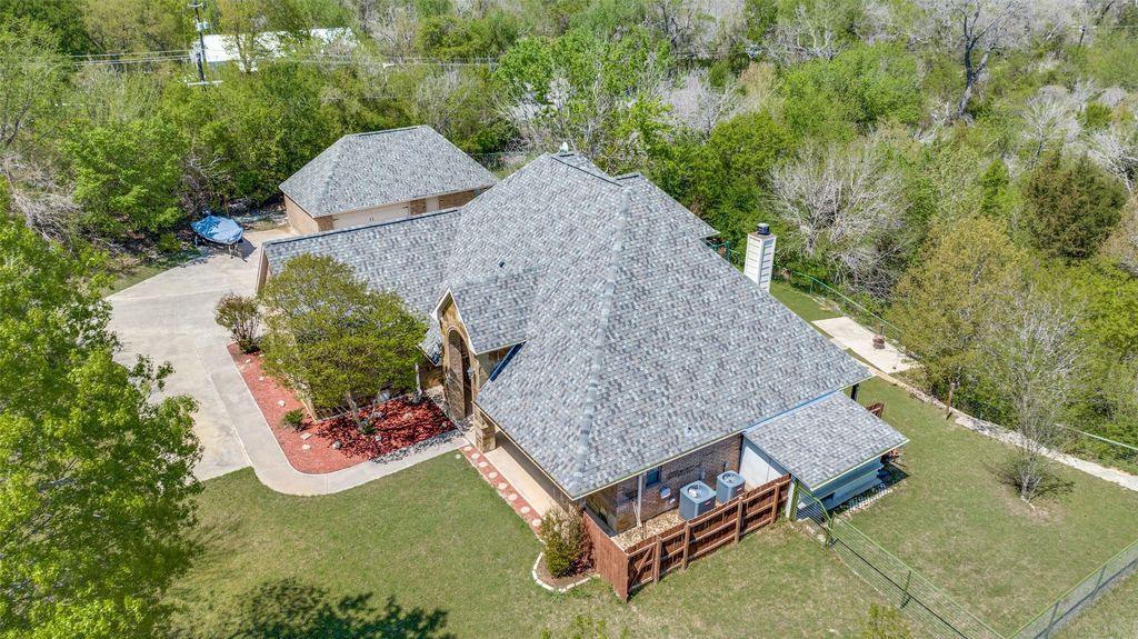 101 Creekpath Drive, Azle, TX 76020