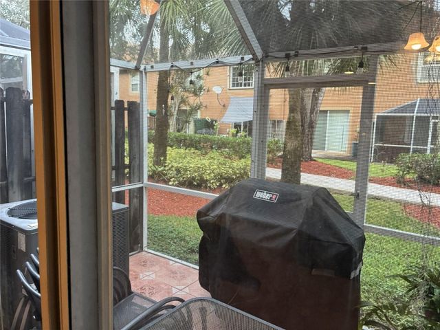 1552 Barcelona Way 6-19, Weston, FL 33327