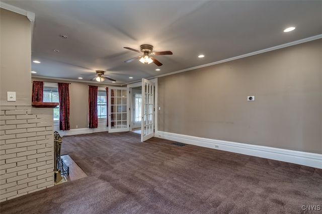 25 Garden Road, Philadelphia, NY 13673