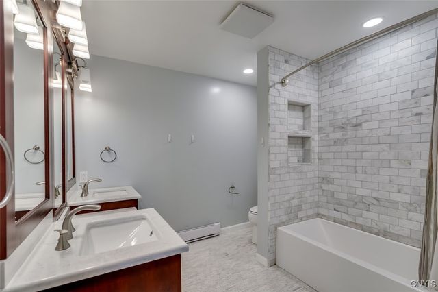 25 Garden Road, Philadelphia, NY 13673