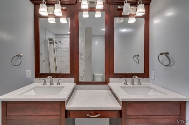 25 Garden Road, Philadelphia, NY 13673