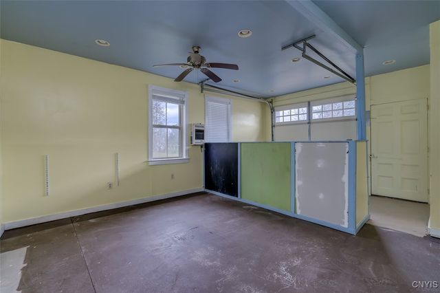 25 Garden Road, Philadelphia, NY 13673