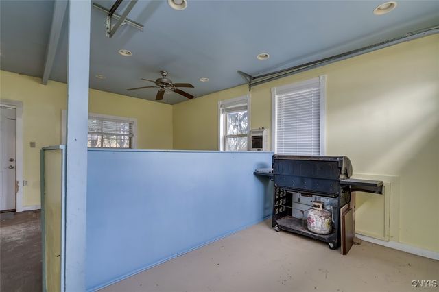 25 Garden Road, Philadelphia, NY 13673