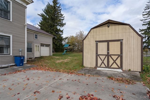 25 Garden Road, Philadelphia, NY 13673