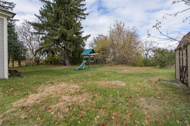 25 Garden Road, Philadelphia, NY 13673