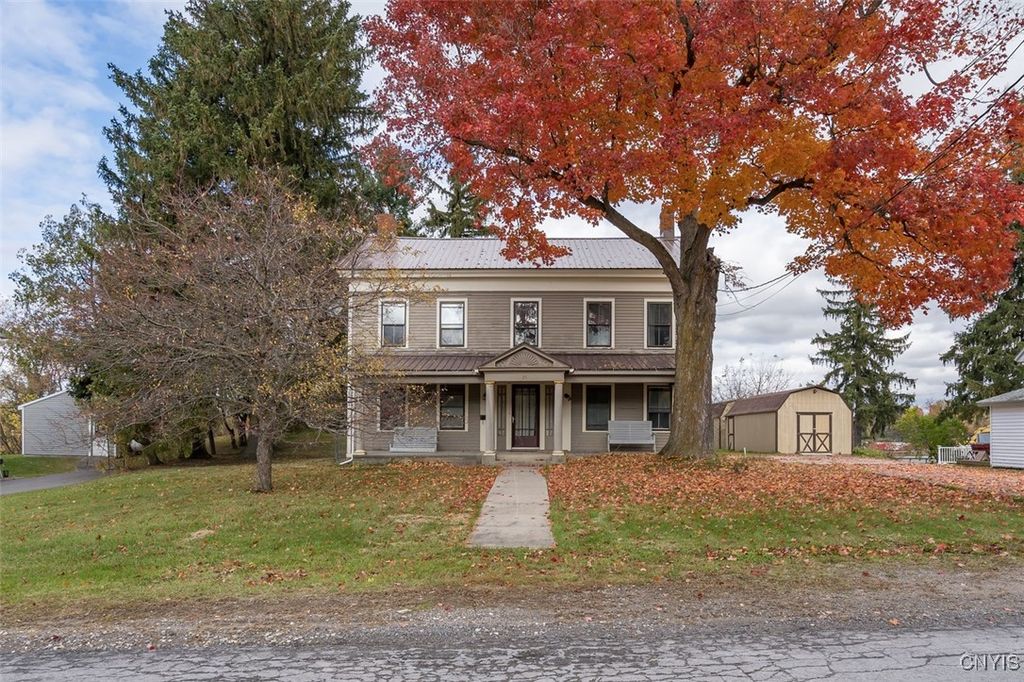 25 Garden Road, Philadelphia, NY 13673