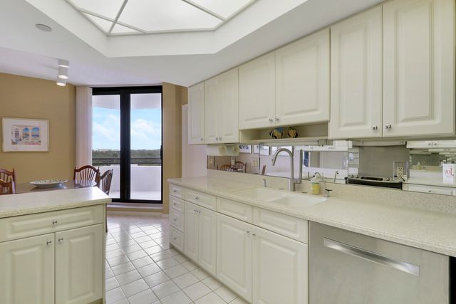 3322 Casseekey Island Road 604, Jupiter, FL 33477