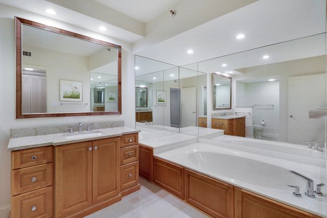 3322 Casseekey Island Road 604, Jupiter, FL 33477