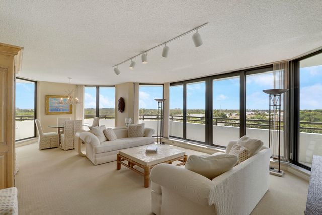 3322 Casseekey Island Road 604, Jupiter, FL 33477