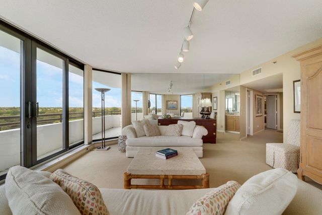 3322 Casseekey Island Road 604, Jupiter, FL 33477