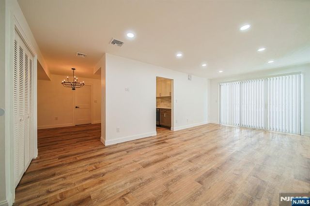 610 Anderson Avenue 2E, Cliffside Park, NJ 07010