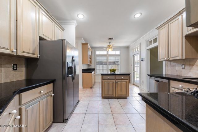 202 Kincaid Court, Lafayette, LA 70508