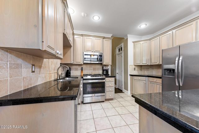 202 Kincaid Court, Lafayette, LA 70508