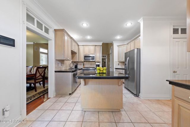 202 Kincaid Court, Lafayette, LA 70508